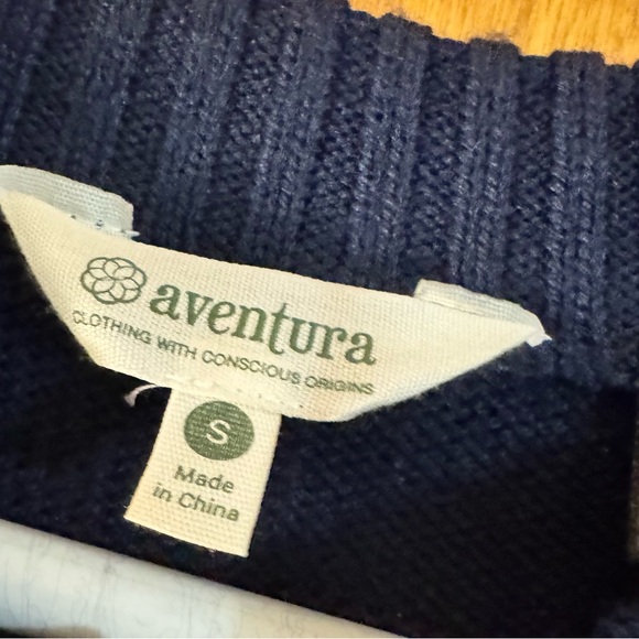 Aventura Women's Lindley Embroidered Sweater- Merino wool blend - Size Small - Picture 4 of 6